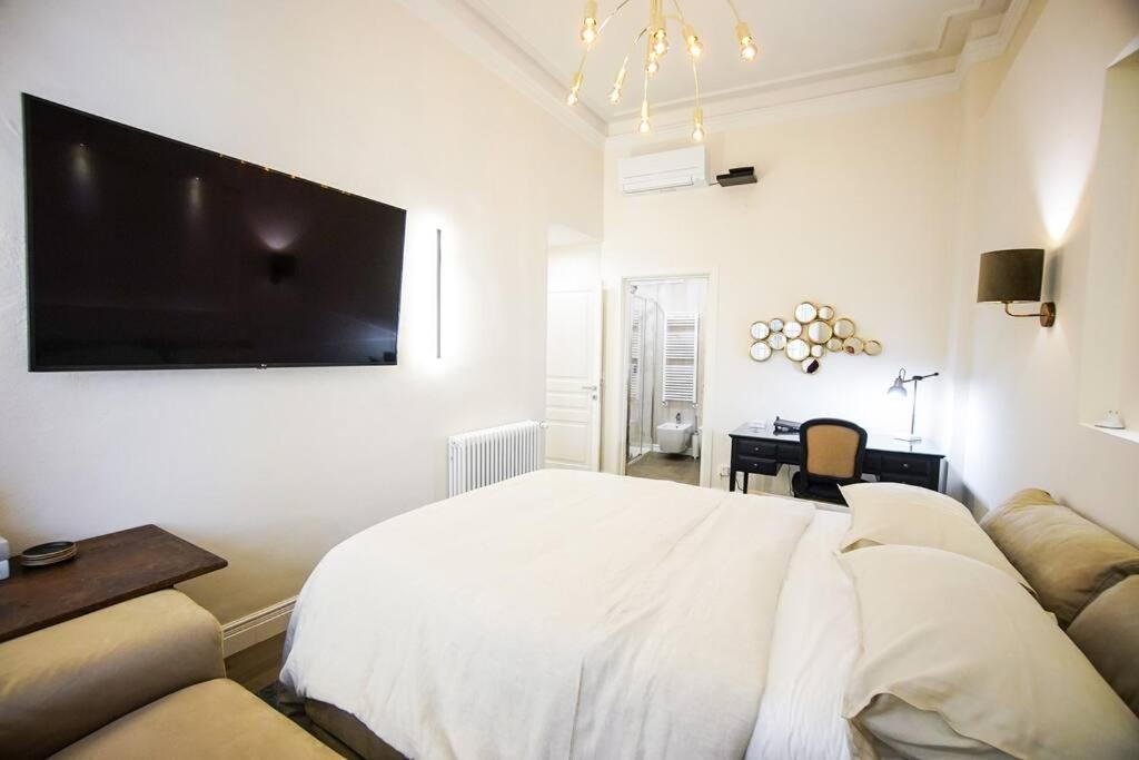 3 Bedroom Modern Luxury In *