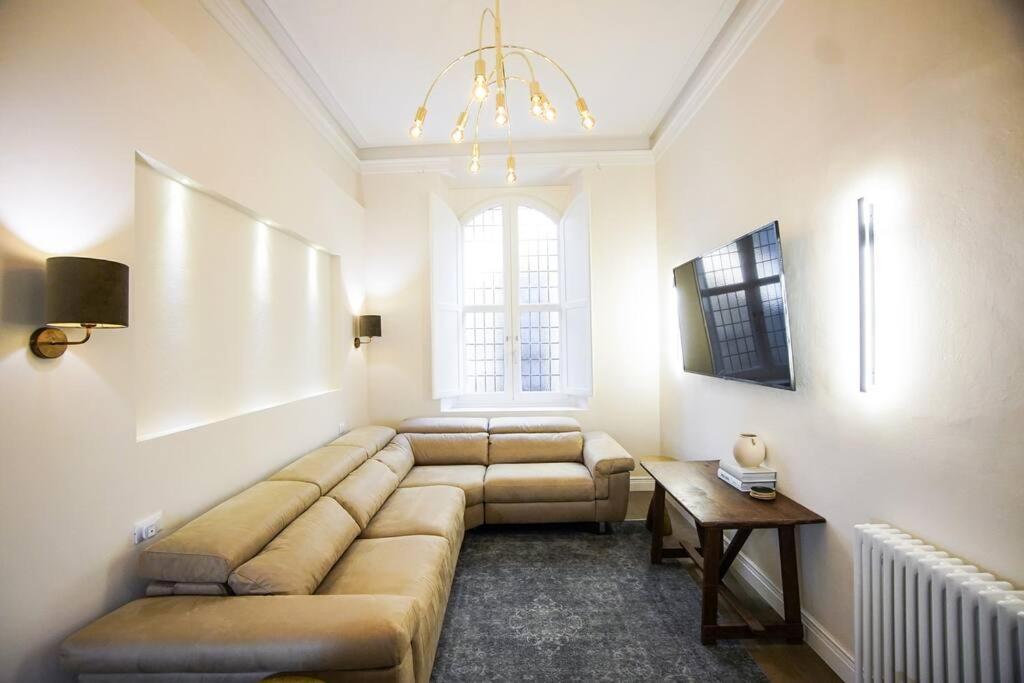 3 Bedroom Modern Luxury In *